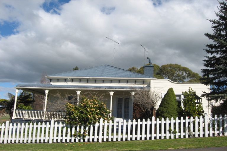 Photo of property in 6 Matthew Street, Waipawa, 4210