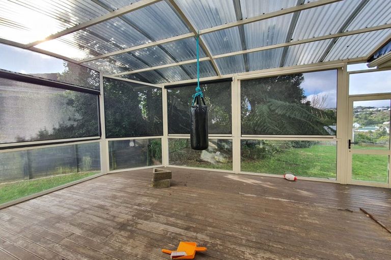 Photo of property in 28 Bassett Road, Johnsonville, Wellington, 6037