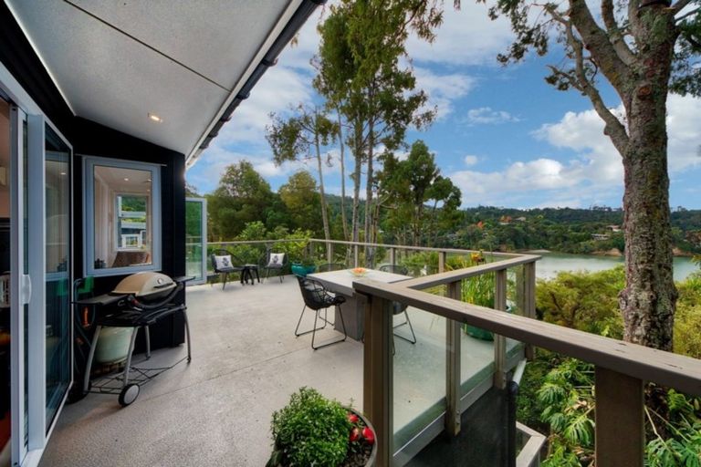 Photo of property in 28 Opou Road, Titirangi, Auckland, 0604