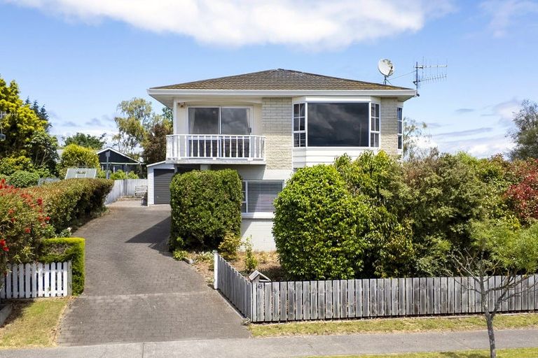 Photo of property in 63 Grace Crescent, Richmond Heights, Taupo, 3330