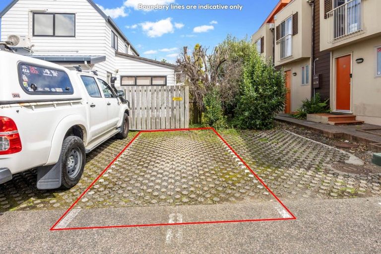 Photo of property in 8/85 Portage Road, New Lynn, Auckland, 0600