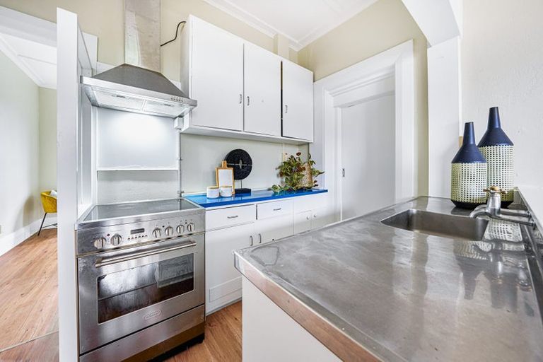 Photo of property in 73 Rimu Street, New Lynn, Auckland, 0600