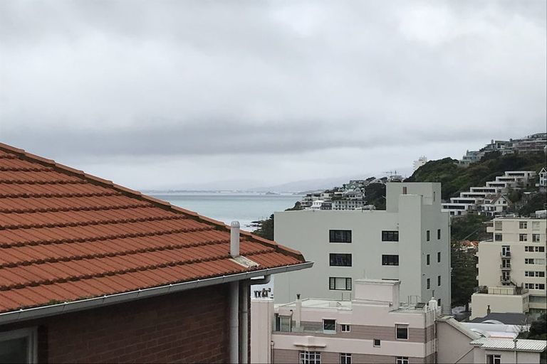 Photo of property in 1/18 Oriental Terrace, Oriental Bay, Wellington, 6011