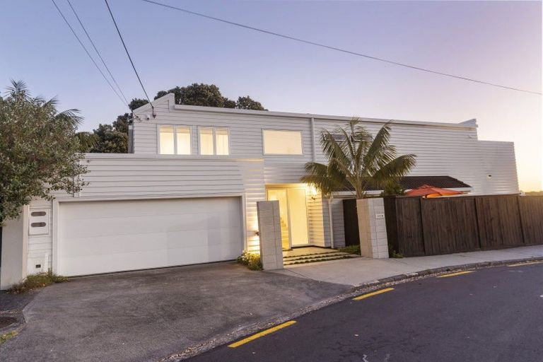 Photo of property in 83 Ngataringa Road, Devonport, Auckland, 0624
