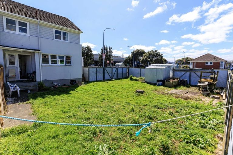 Photo of property in 4/87 Cambridge Terrace, Waterloo, Lower Hutt, 5011