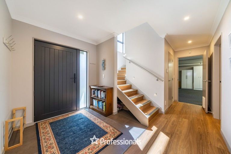 Photo of property in 8a Glen Iris Grove, Woburn, Lower Hutt, 5010