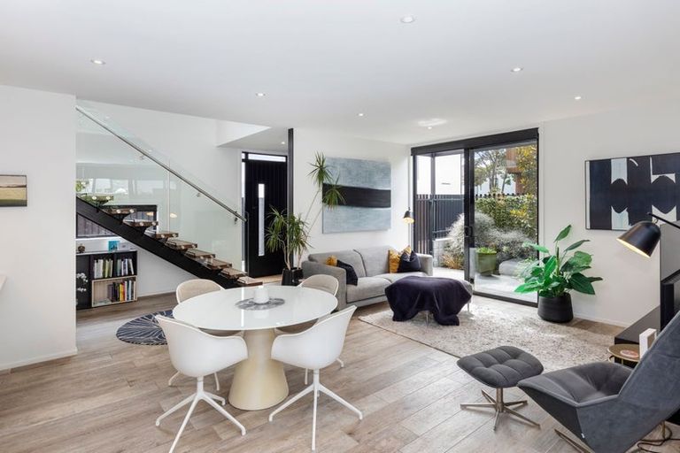 Photo of property in 43a Gracefield Avenue, Christchurch Central, Christchurch, 8013