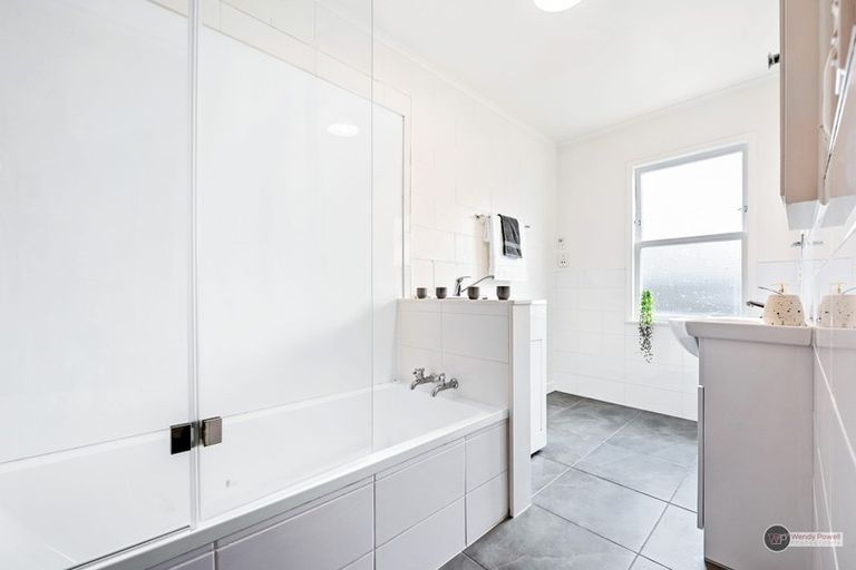 Photo of property in 1/15a Wainui Road, Waiwhetu, Lower Hutt, 5010