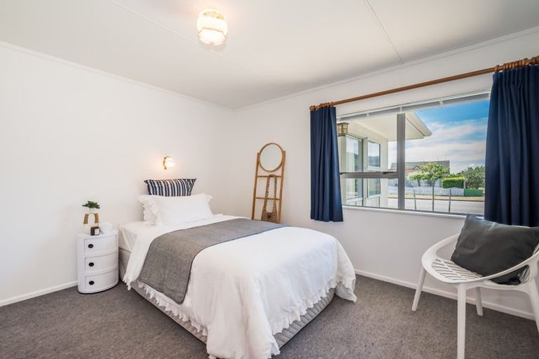 Photo of property in 24 Kapanui Road, Waikanae, 5036