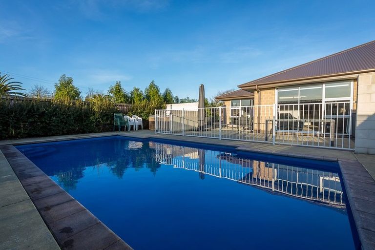 Photo of property in 57 Mokihi Gardens, Hillmorton, Christchurch, 8024