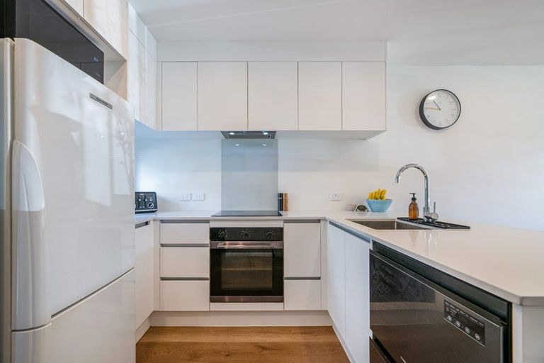 Photo of property in 4 Jabuka Street, Glen Eden, Auckland, 0602