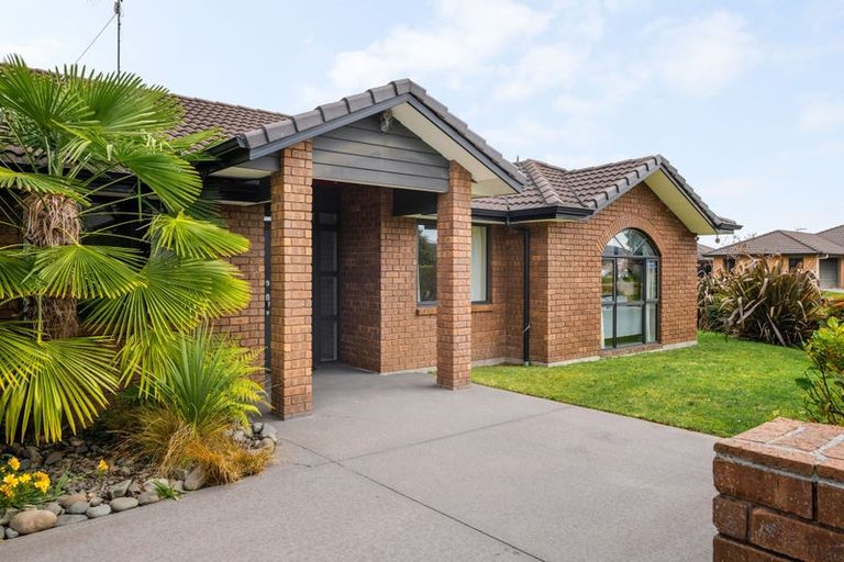 Photo of property in 102 Barrington Drive, Huntington, Hamilton, 3210