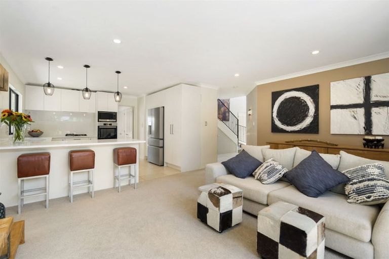 Photo of property in 8a Lupetti Rise, West Harbour, Auckland, 0618