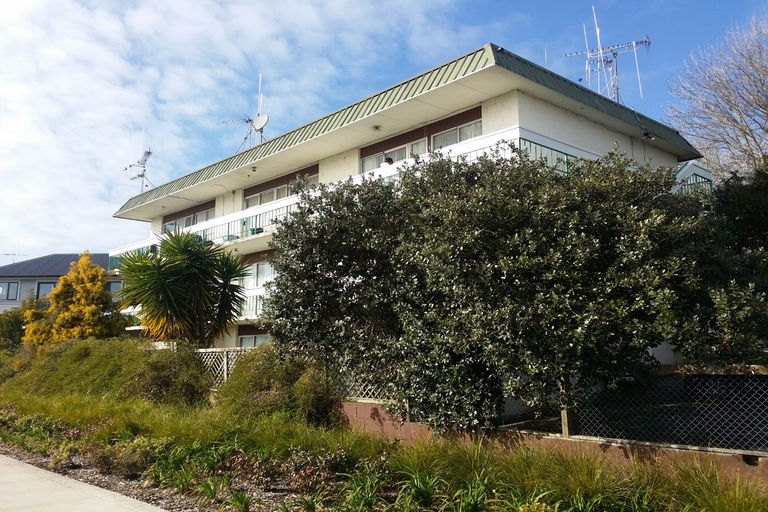 Photo of property in 2/4 Moana Street, Frankton, Hamilton, 3204