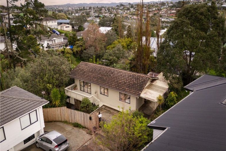 Photo of property in 3 Fernhaven Place, Massey, Auckland, 0614