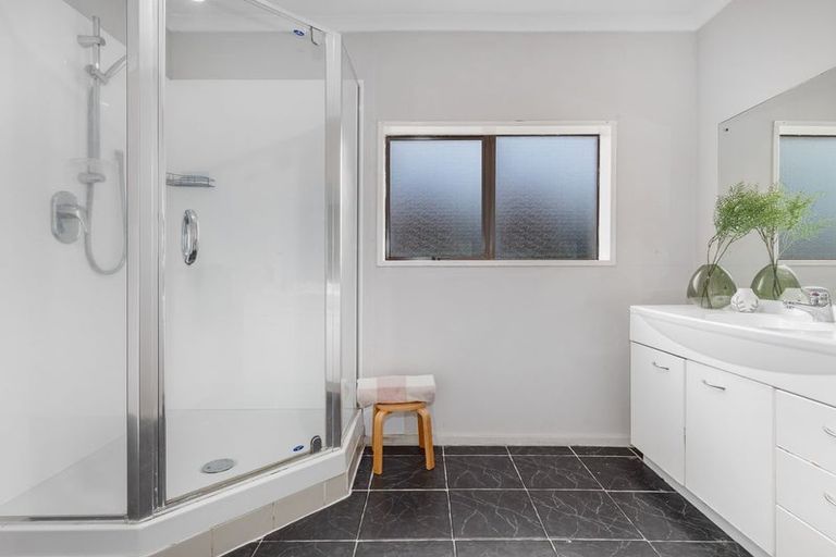 Photo of property in 189 Tararua Road, Levin, 5571