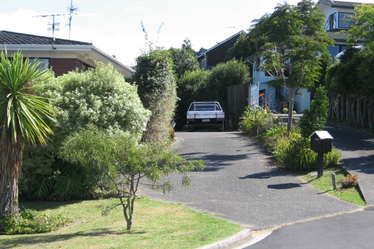 Photo of property in 1/1 Seaford Place, Murrays Bay, Auckland, 0630