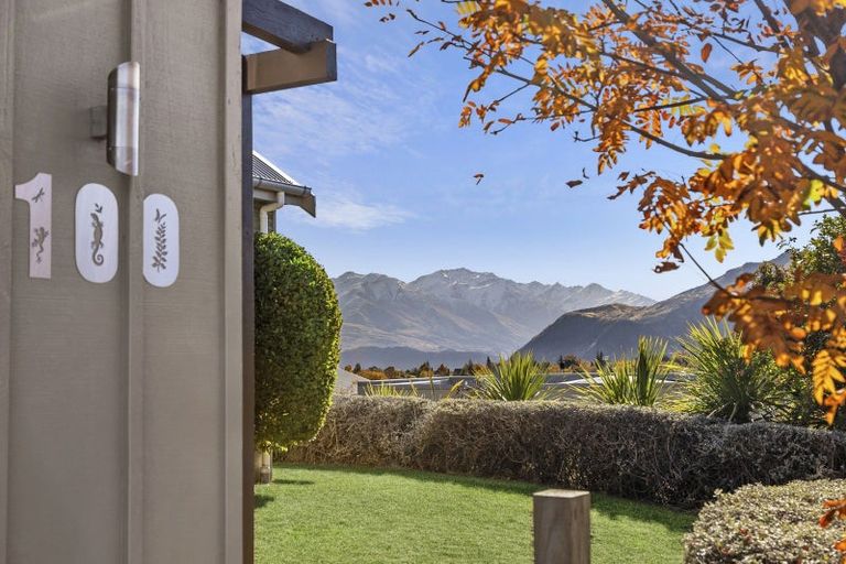 Photo of property in 100 Kings Drive, Wanaka, 9305
