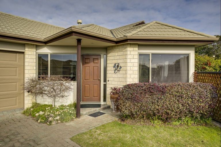 Photo of property in 10 Claridge Place, Taradale, Napier, 4112