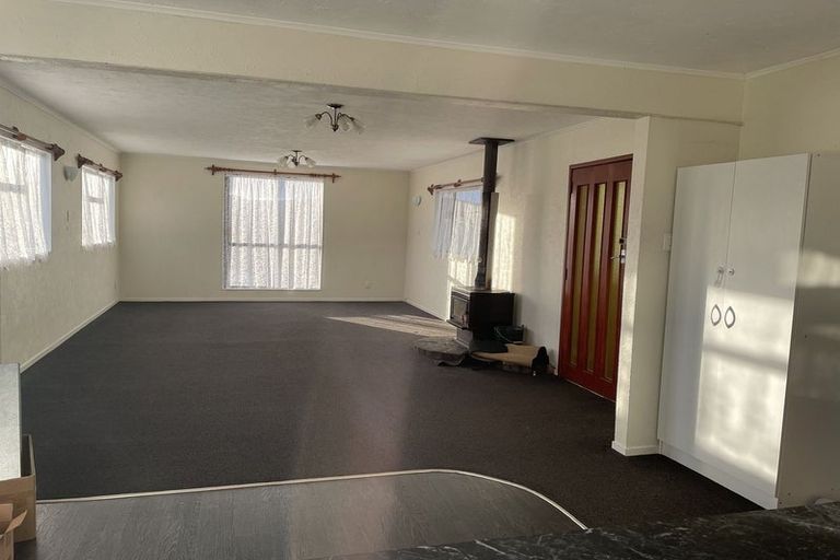 Photo of property in 142 Mark Avenue, Grenada Village, Wellington, 6037