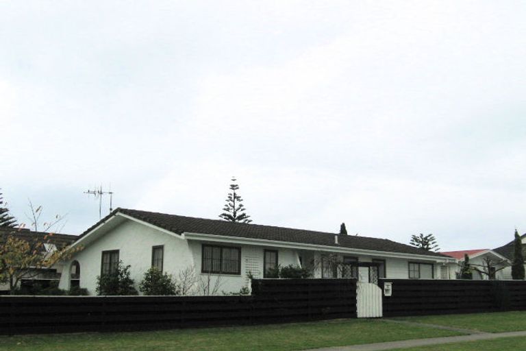 Photo of property in 50a Bluegum Road, Paraparaumu Beach, Paraparaumu, 5032