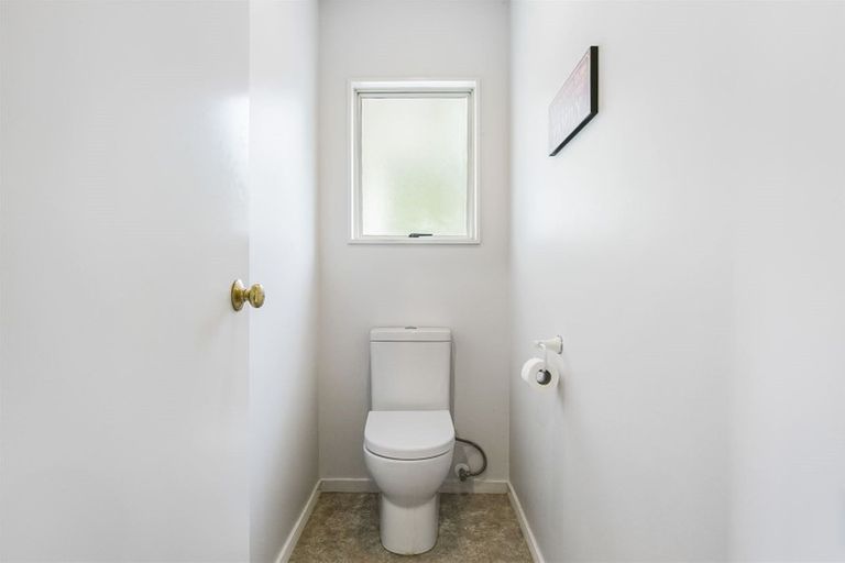 Photo of property in 3 Bluebird Crescent, Unsworth Heights, Auckland, 0632