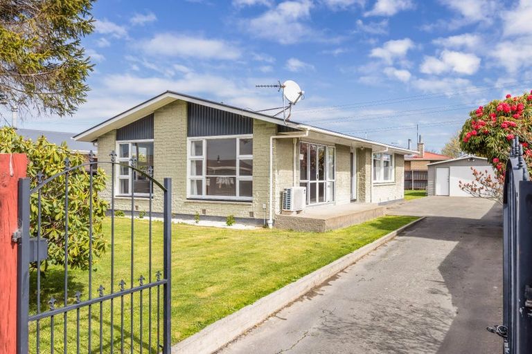 Photo of property in 33 Skerten Avenue, Hornby, Christchurch, 8042