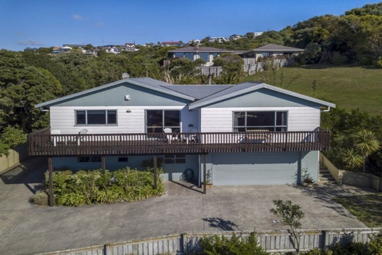 Photo of property in 107 Tireti Road, Titahi Bay, Porirua, 5022