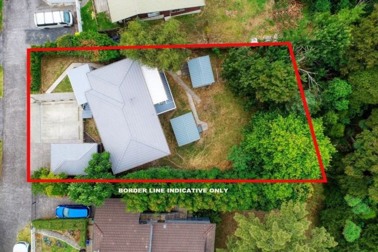 Photo of property in 8 Oakhaven Place, Ranui, Auckland, 0612