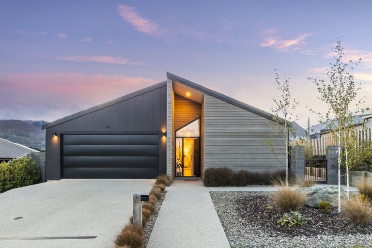 Photo of property in Northlake, 5 Linnburn Road, Wanaka, 9305
