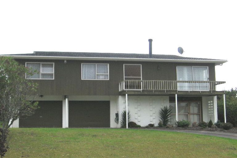 Photo of property in 40 Miltonia Avenue, Te Atatu South, Auckland, 0610