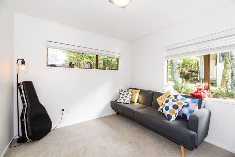 Photo of property in 8 Trelawny Place, Hillcrest, Auckland, 0627