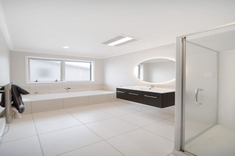 Photo of property in 9 Tarapiroe Avenue, Takanini, 2112