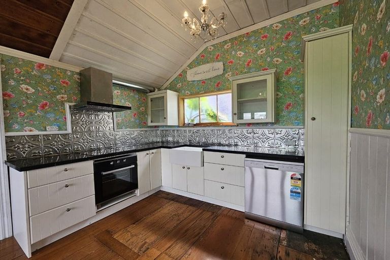 Photo of property in 42 Cameron Road, Bluff Hill, Napier, 4110