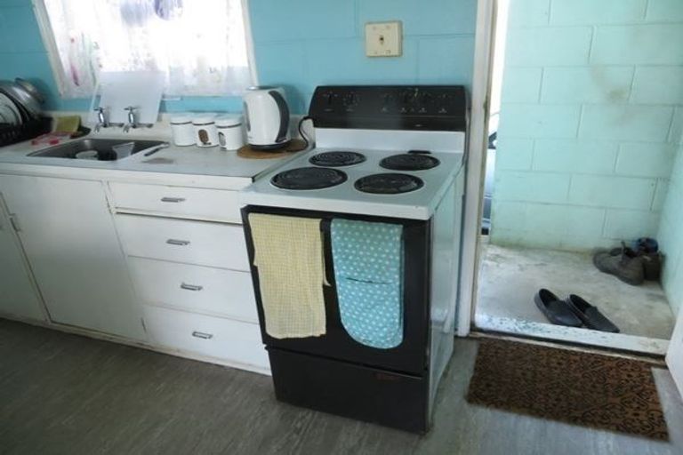 Photo of property in 18 Kent Street, Waiuku, 2123