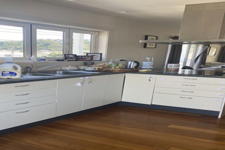 Photo of property in 181 Onepu Road, Lyall Bay, Wellington, 6022