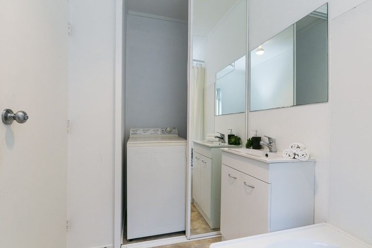 Photo of property in 1f3 Harland Street, Brooklyn, Wellington, 6021
