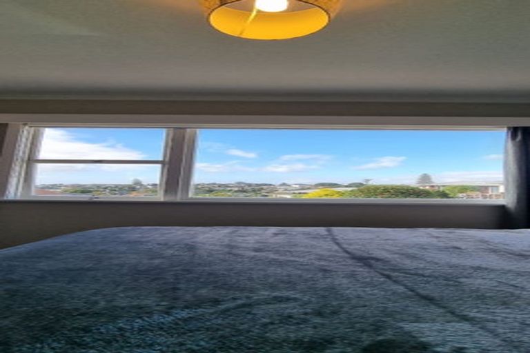 Photo of property in 24 Bevyn Street, Castor Bay, Auckland, 0620