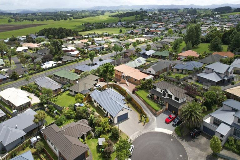 Photo of property in 15 Hollinger Place, Nawton, Hamilton, 3200