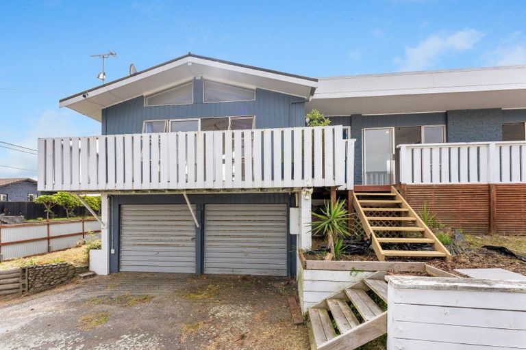 Photo of property in 62 Toi Street, Otaki Beach, Otaki, 5512