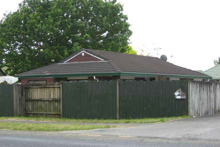 Photo of property in 70 Manuroa Road, Takanini, 2112