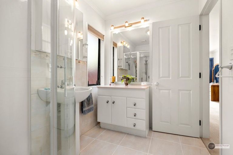 Photo of property in 29 Hinau Street, Woburn, Lower Hutt, 5011