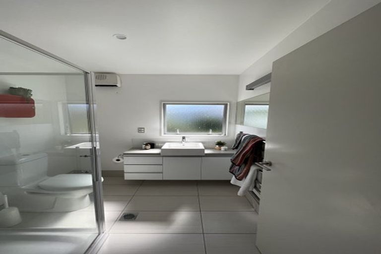 Photo of property in 44 Saddleback Grove, Karori, Wellington, 6012