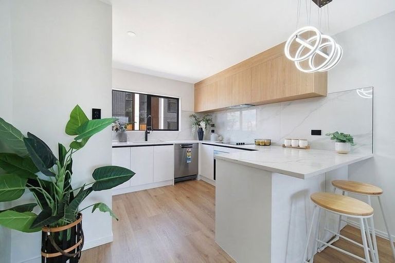 Photo of property in 3/26 Dale Crescent, Pakuranga, Auckland, 2010