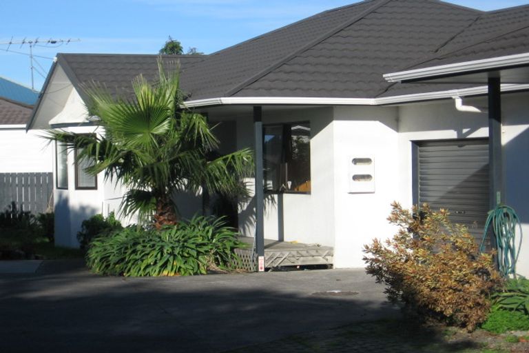 Photo of property in 1/275 Hobsonville Road, Hobsonville, Auckland, 0618