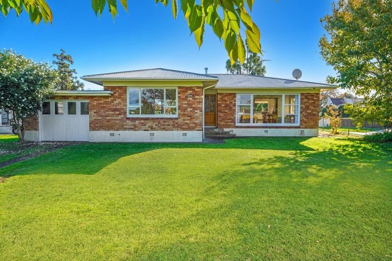 Photo of property in 28 Sandspit Road, Waiuku, 2123