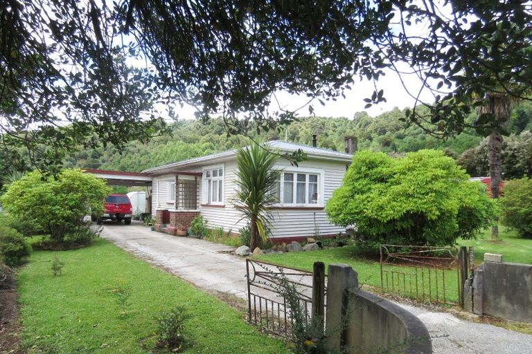 Photo of property in 4 Dunn Street, Reefton, 7830