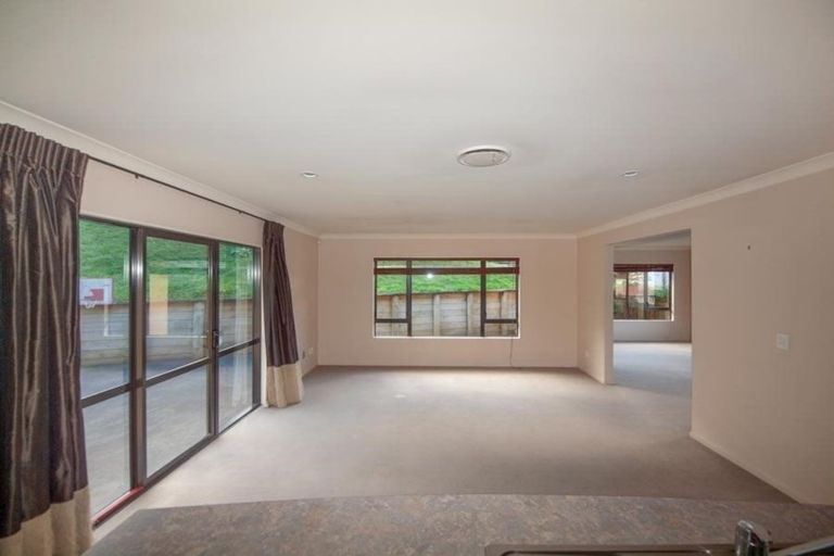 Photo of property in 35 Waverton Terrace, Churton Park, Wellington, 6037