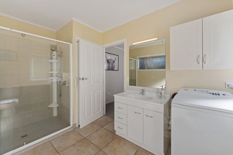 Photo of property in 37 Holland Street, Wainuiomata, Lower Hutt, 5014