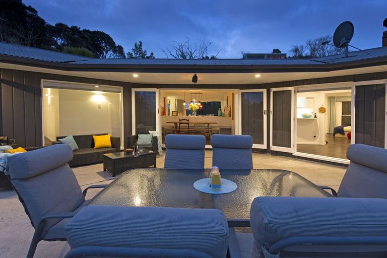 Photo of property in 6 Lancelot Road, Orewa, 0931